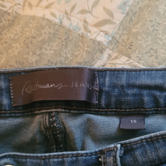2/$10 Reitmans straight leg mom jeans. High rise Tummy tamer + Stretch size 15 - Picture 2 of 2